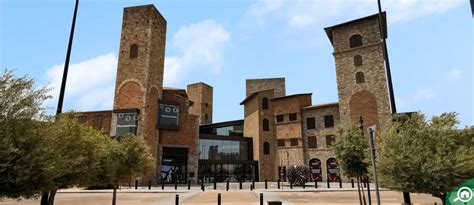 the village outlet dubai|The Outlet Village Dubai: Shops, Restaurants, .
